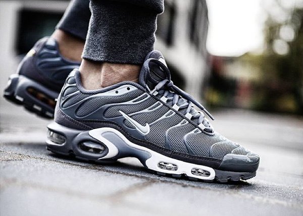 Nike Air Max Plus TN Grey White - @needlehorse (1)