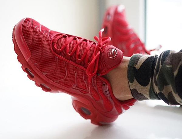 triple red air max plus