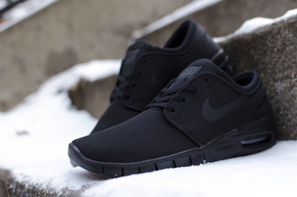 Nike SB Stefan Janoski Max Triple Black 1 600x397