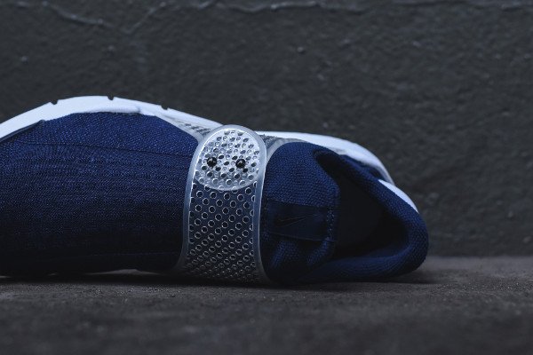 Nike Sock Dart Midnight Navy (bleue) (4)