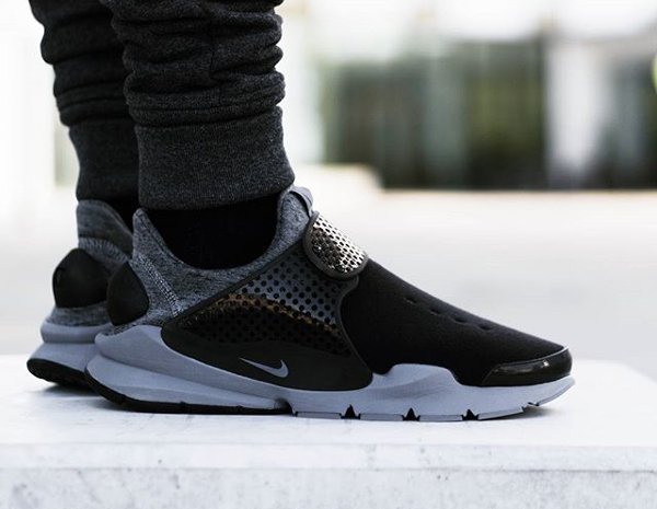 Nike Sock Dart Tech Fleece - @jaybeezishangintough