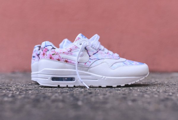 Nike Wmns Air Max 1 Print Floral Cherry Blossom Sakura (1)