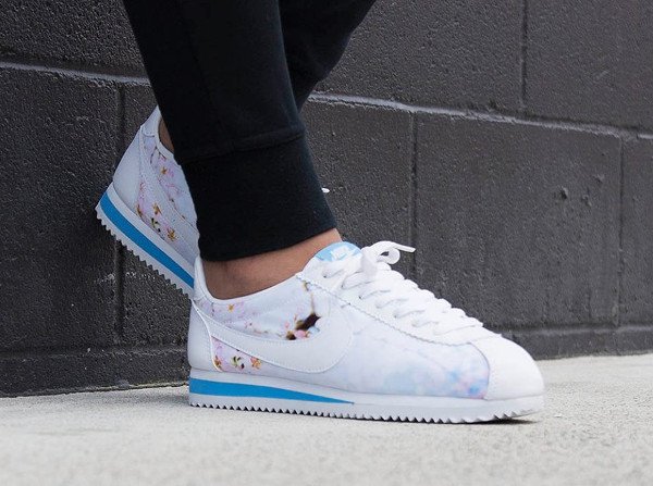 Nike Wmns Cortez Classic Print Floral Cherry Blossom Sakura pas cher