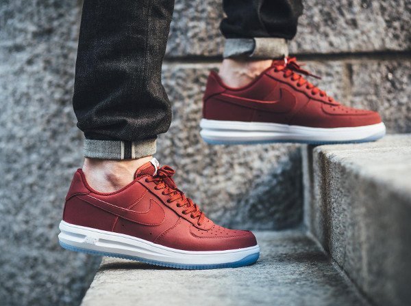 acheter Nike Lunar Force 1 '14 Low Suede Team Red Ice pas cher (3)