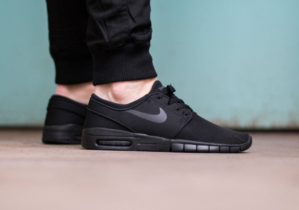 nike janoski noir et blanc