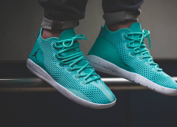 jordan reveal hyper turquoise