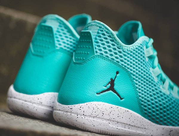basket Jordan Reveal Hyper Turquoise pas cher (7)