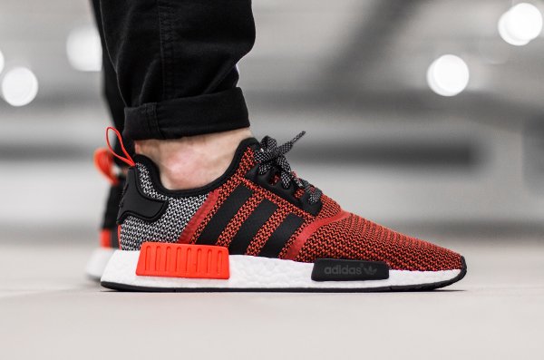 chaussure Adidas Originals NMD_R1 Knit Tonal Core Black Lush Red (5)