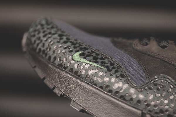 chaussure Nike Air Max 1 Premium Safari Black Bonsai Quickstrike (4)