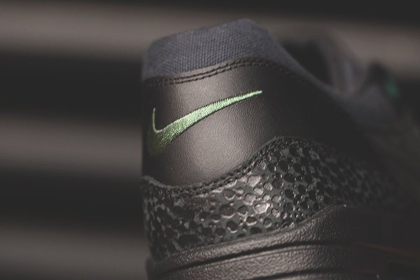 chaussure Nike Air Max 1 Premium Safari Black Bonsai Quickstrike (5)