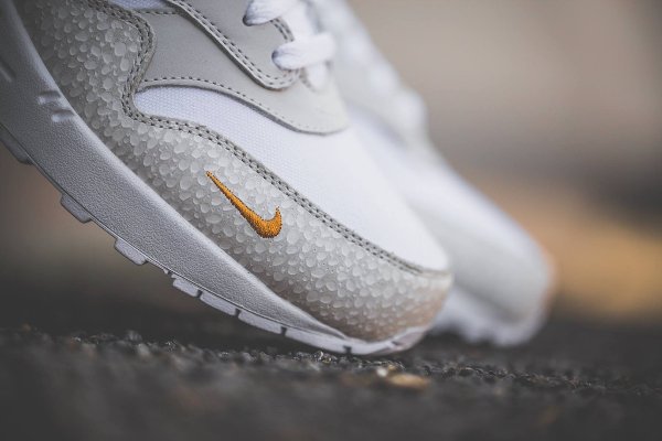 chaussure Nike Air Max 1 Premium Safari White Kumquat quickstrike (2)