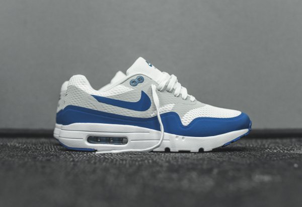 chaussure Nike Air Max 1 Ultra Essential OG White Varsity Blue (1)