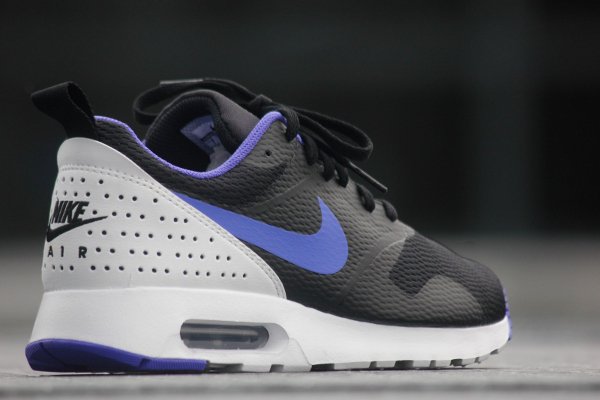 chaussure Nike Air Max Tavas Black Persian Violet (5)