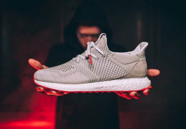 chaussure Solebox x Adidas Consortium Ultra Boost UNCGD (4)