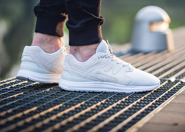 new balance 1550 blanche