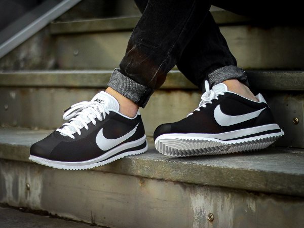 Basket Nike Cortez Ultra noire pas cher (4)