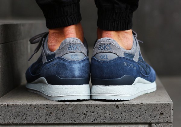 Chaussure Asics Gel Lyte III en daim bleu nuit (2)