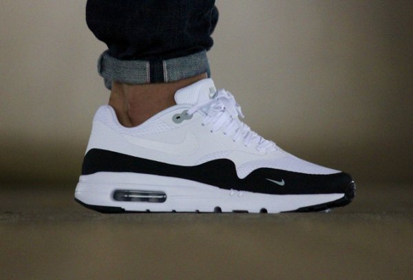 Chaussure Nike Air Max 1 Ultra Essential Black White (3)