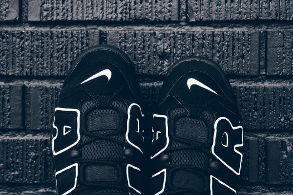 Chaussure Nike Air More Uptempo OG noire retro 2016 pas cher (7)