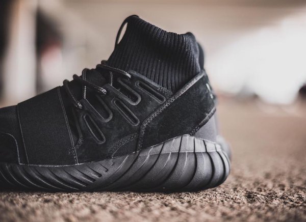 chaussure Adidas Originals Tubular Doom Core Black homme (2)