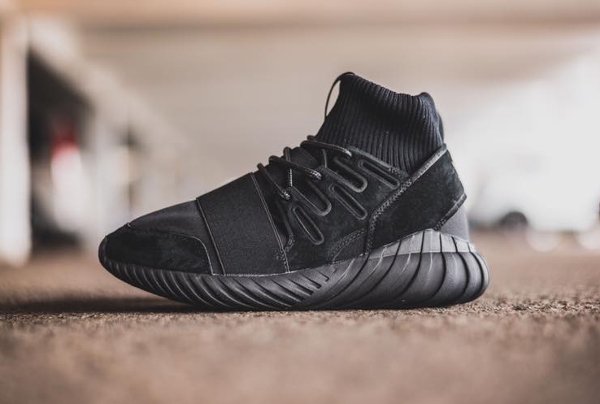 chaussure Adidas Originals Tubular Doom Core Black homme (3)