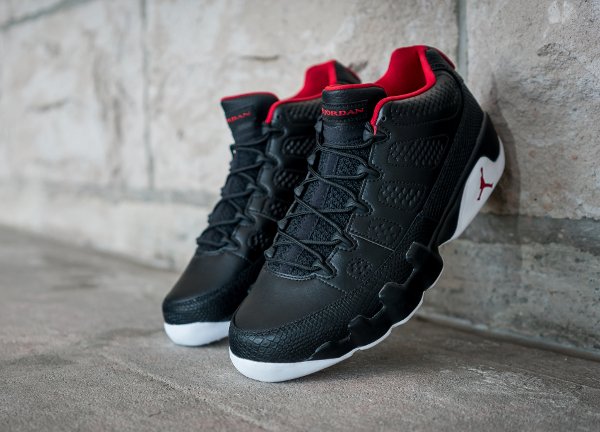 chaussure Air Jordan 9 Retro Low Black White Gym Red (1)