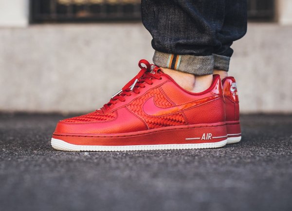 chaussure Nike Air Force 1 Low 07 LV8 Gym Red (rouge) (1)