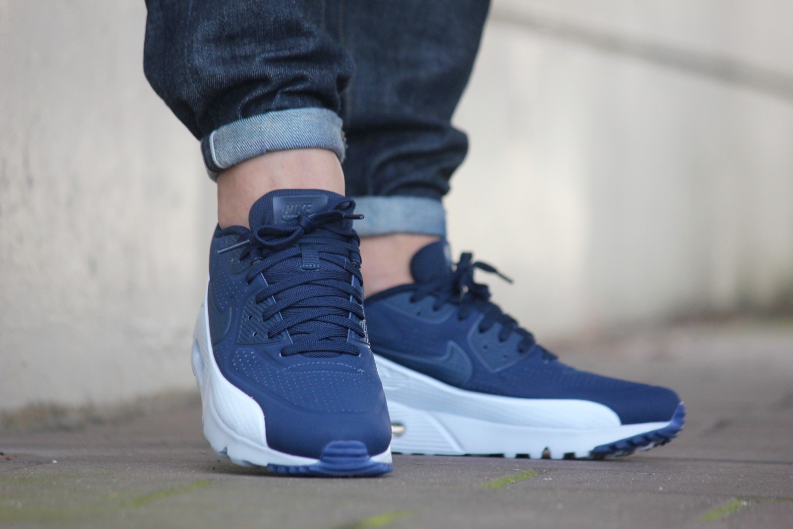Nike Air Max 90 Ultra Moire Obsidian Pure Platinum 'Reflective' ... une running bicolore dont le garde-boue est réfléchissant. En vente (150€) au Nike Store.fr : voir la paire. chaussure Nike Air Max 90 Ultra Moire ...