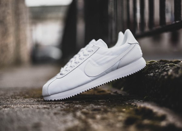 chaussure Nike Cortez Basic 1972 blanche (1)