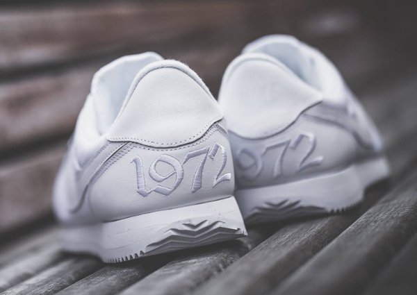 chaussure Nike Cortez Basic 1972 blanche