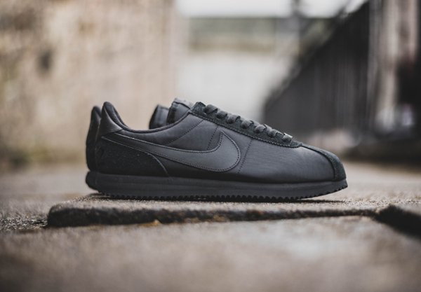 chaussure Nike Cortez Basic 1972 noire (3)