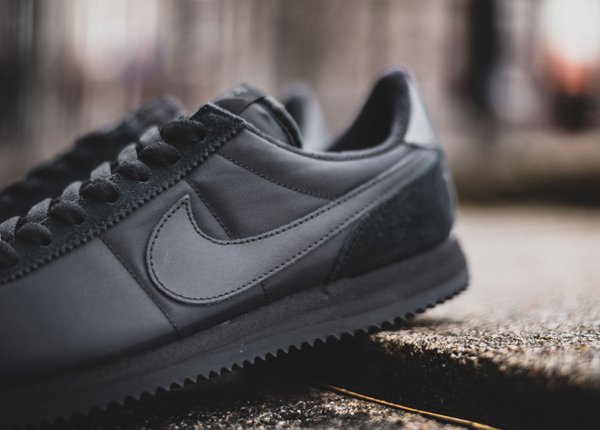 chaussure Nike Cortez Basic 1972 noire (5)