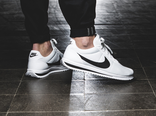 nike cortez blanche et noir