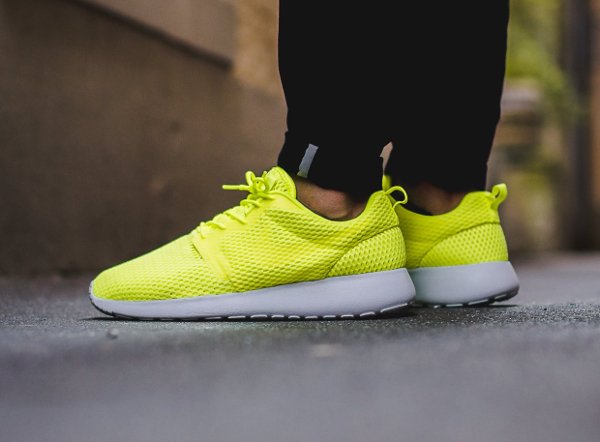 chaussure Nike Roshe One Hyper BR Volt (2)