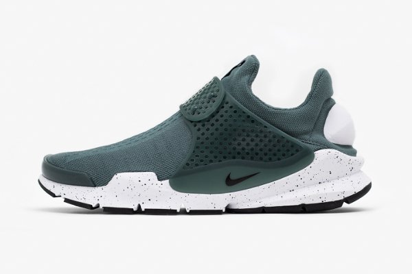 chaussure Nike Sock Dart SE verte taches semelle (1)