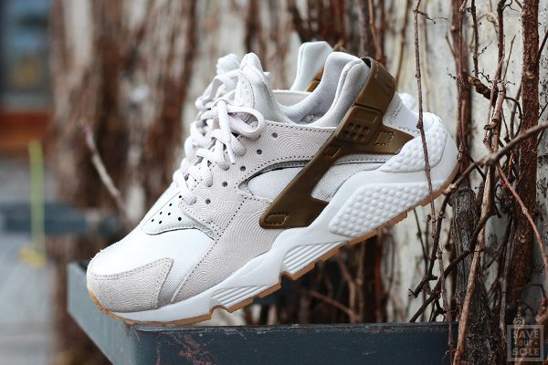 chaussure Nike Wmns Air Huarache Premium Suede Gamma Grey (1)