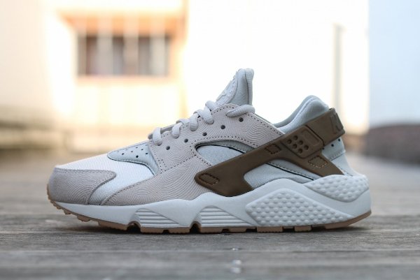 chaussure Nike Wmns Air Huarache Premium Suede Gamma Grey (5)