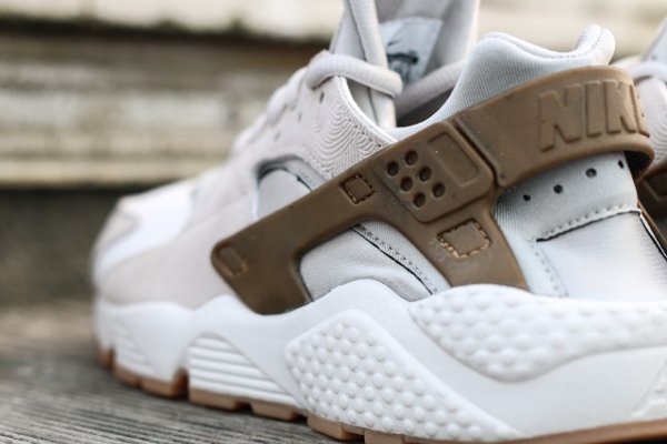 chaussure Nike Wmns Air Huarache Premium Suede Gamma Grey (8)