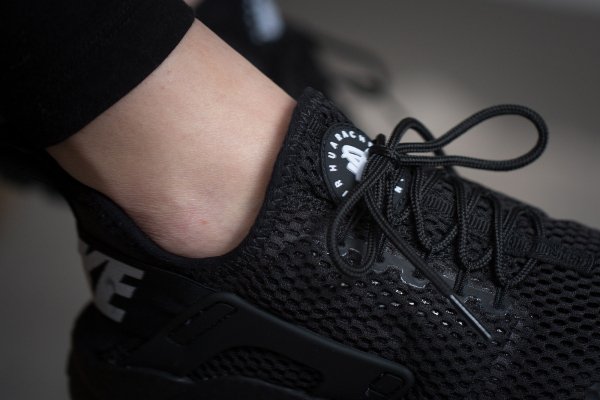 chaussure Nike Wmns Air Huarache Ultra Breathe Run Black (femme) (2)