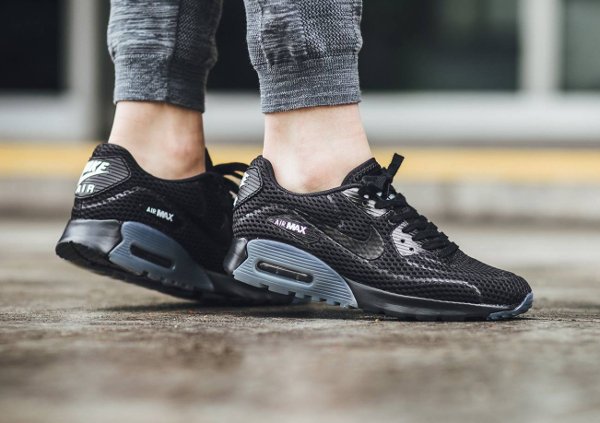 chaussure Nike Wmns Air Max 90 Ultra Breathe Black (2)