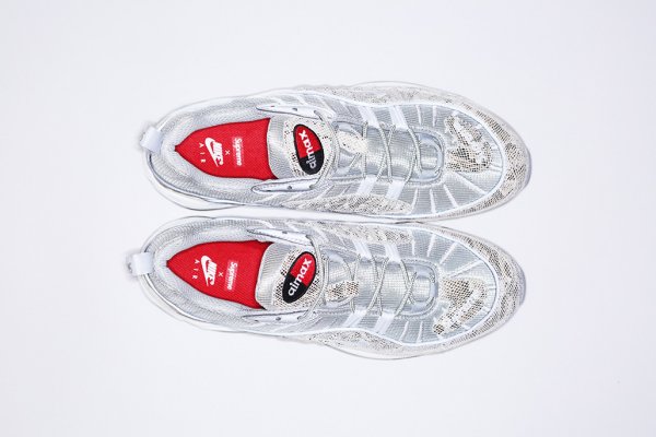 chaussure Supreme x Nike Air Max 98 Sail Metallic Silver-Varsity Red-White (3)