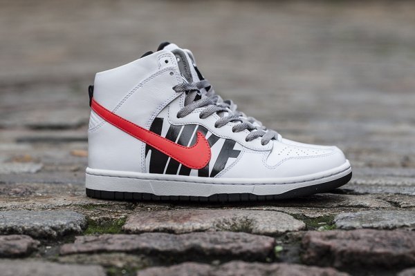 chaussure UNDFTD x Nike Dunk Hi Lux SP White Infrared (7)