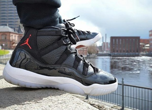 Air Jordan 11 Retro 72-10 - @freshsole_tre