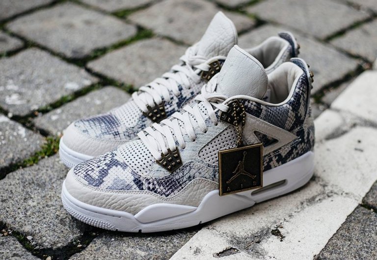 Air Jordan 4 Retro Premium Light Bone (7)