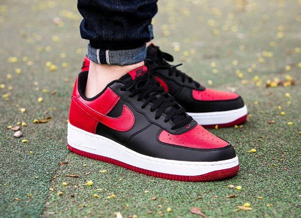 Basket Nike Air Force 1 Low J-pack Bred (1)