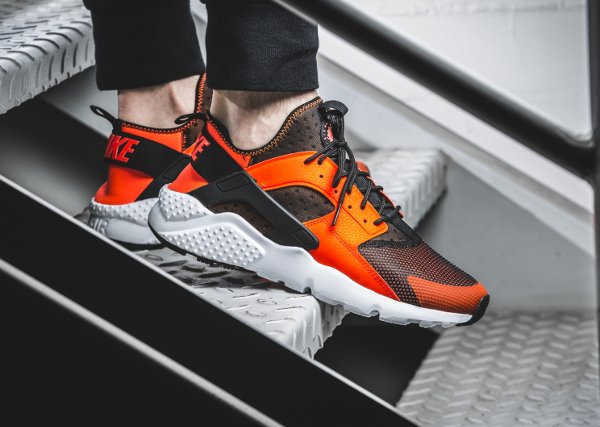 Basket Nike Air Huarache Run Ultra Black Total Crimson