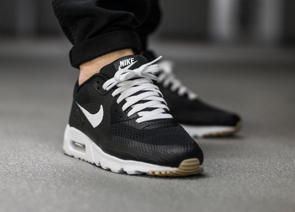 Basket Nike Air Max 90 Ultra Essential Black White Gum (1)