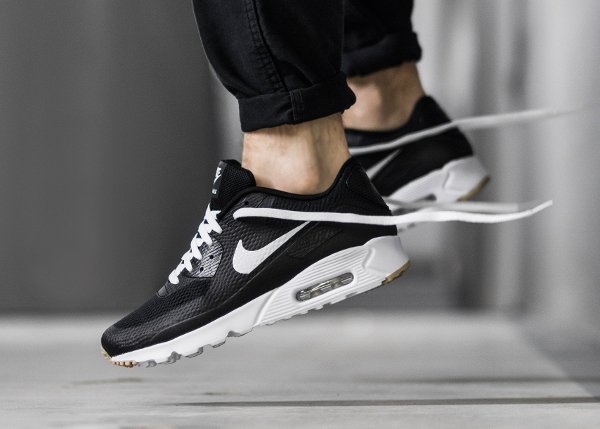 Basket Nike Air Max 90 Ultra Essential Black White Gum (4)