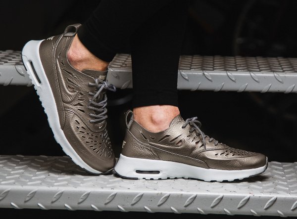 Basket Nike Air Max Thea Joli Metallic Pewter (femme) (3)