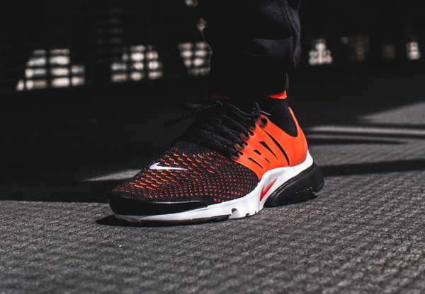 Basket Nike Air Presto Ultra Flyknit Black Bright Crimson